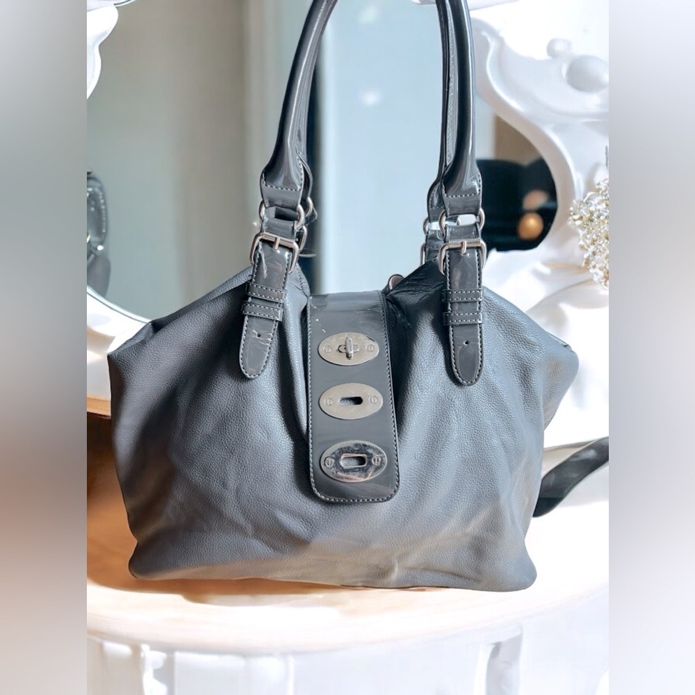 Large gray Charming Charlie shoulder bag with removable pouch - Picture 2 of 10